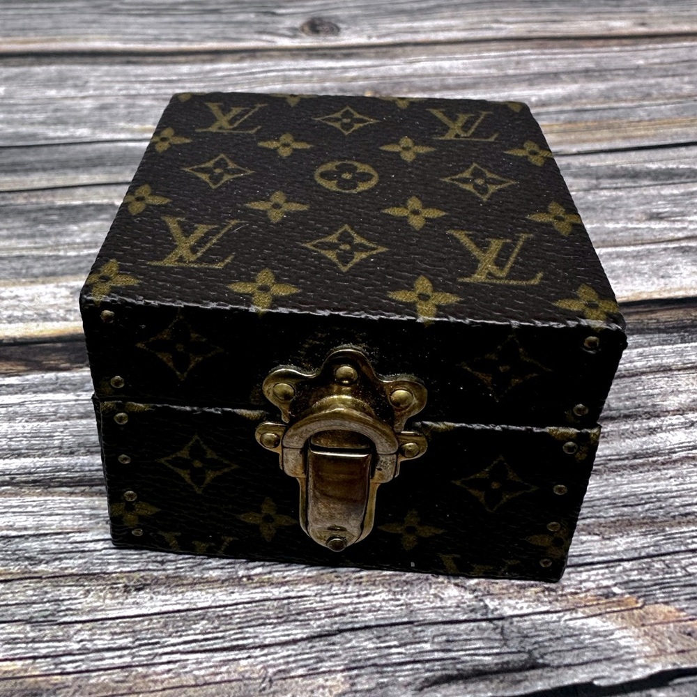 LOUIS VUITTON Monogram Canvas
Mini Jewelry Trunk Case Box Rare EUC​
